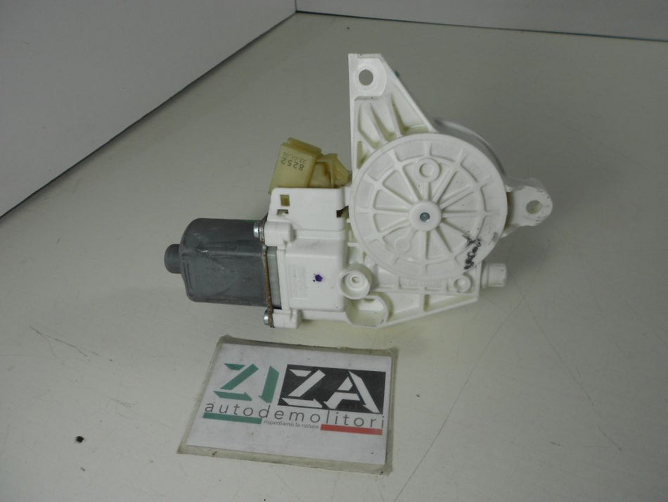 Motorino Alzacristalli Posteriore Destro Mercedes W251 2006 A2518200208 0130822280