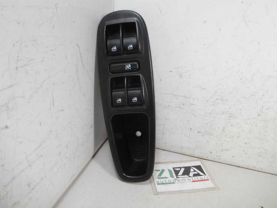 Pulsantiera Alzacristalli Anteriore Sinistra Fiat 500L 2014 735600118