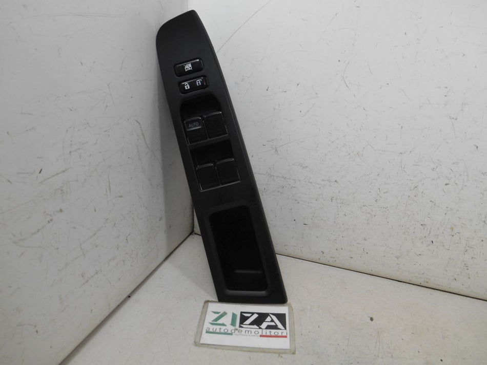 Pulsantiera Alzacristalli Anteriore Sinistra Toyota Yaris XP130 2017 74232-0D690