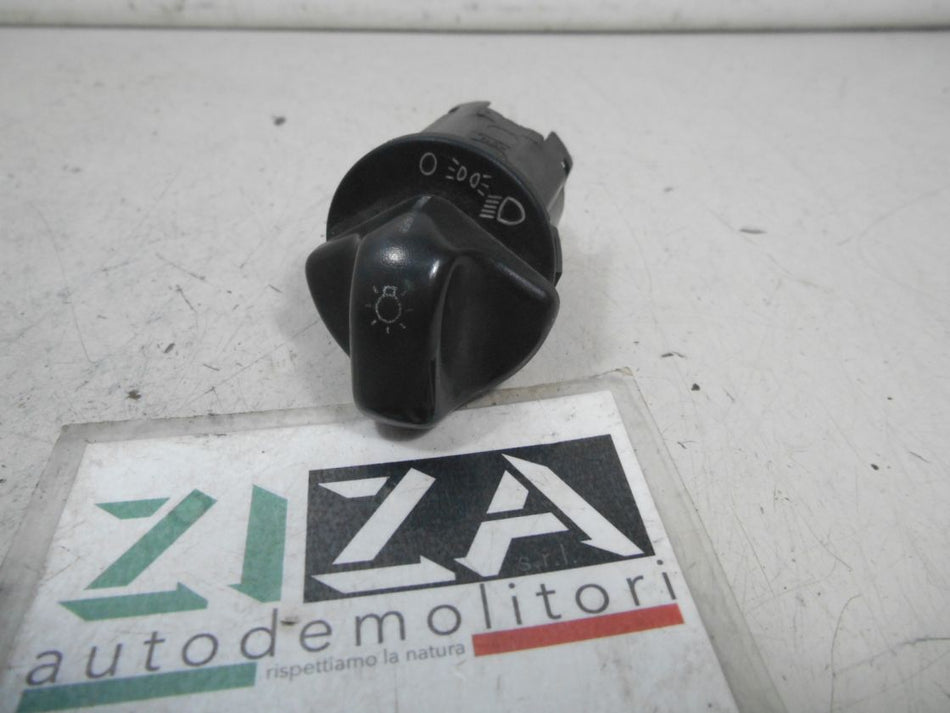 Interruttore Comando Luci Nissan Atleon 2004 68548-G4900 68548-9X000