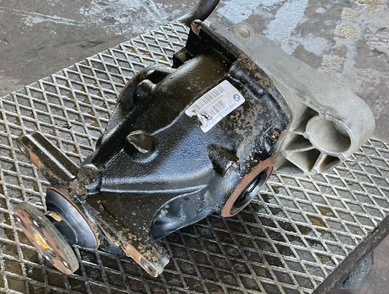 Differenziale Posteriore BMW E87 118d 2.0 90kW 122Cv 204D4 2006 7556497 2.47