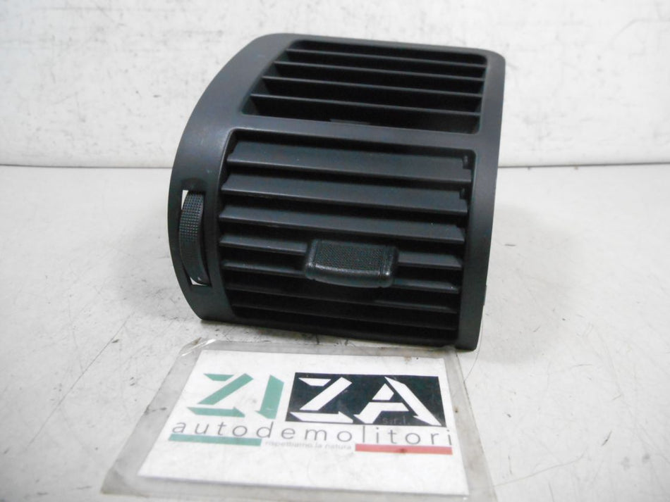 Bocchetta Aria Esterna Destra Audi A2 2002 8Z0820902C