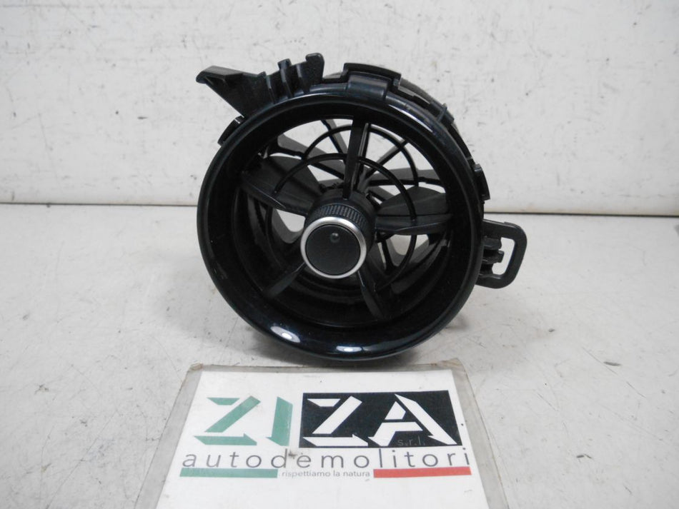 Bocchetta Aria Esterna Destra Toyota Yaris XP130 2017 555686-2280