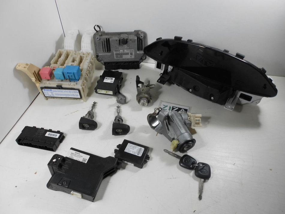 Kit Chiave ECU Toyota Yaris XP90 1.0 69cv 1KRFE 2010 0261S04205 89661-0DB60