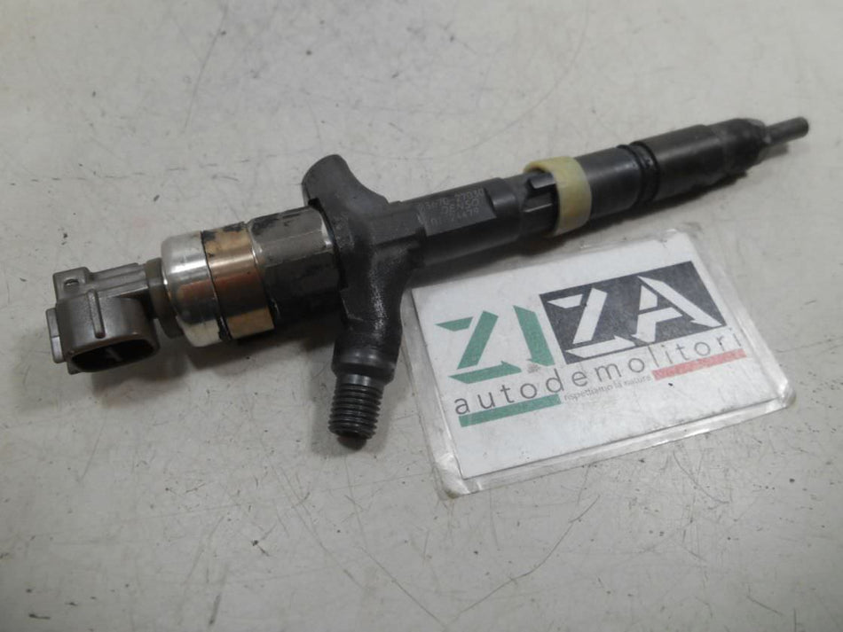 Iniettore Toyota RAV4 XA20 2.0 85kw 1CD FTV 2004 23670-27030