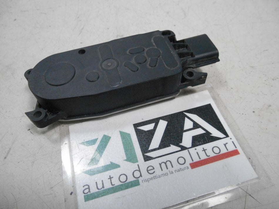 Attuatore Dacia Sandero III 2022 6477R1012A