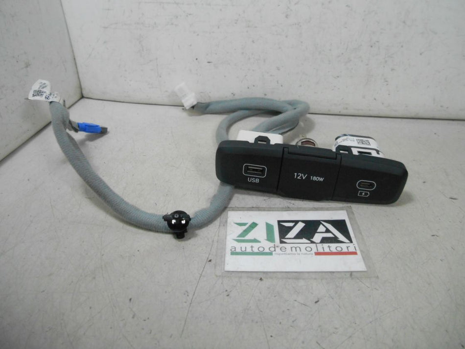 Presa Porta Ingresso USB 12V Ricarica Hyundai i10 AC3 2024 96125-DY100 96120-K7000