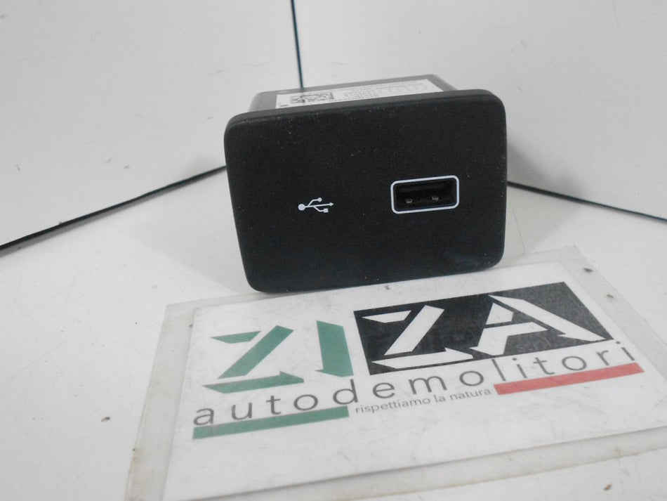 Presa Porta Ingresso USB Fiat Tipo 357 2018 07356974940