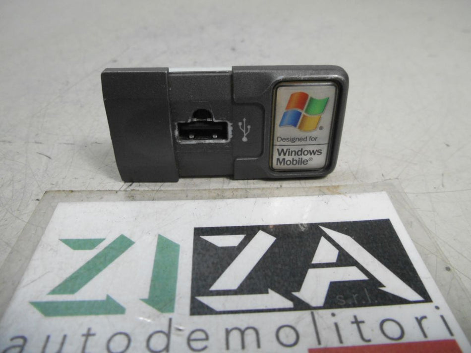 Presa Porta Ingresso USB Fiat 500 / Bravo / Punto Evo 2010 735493636 A
