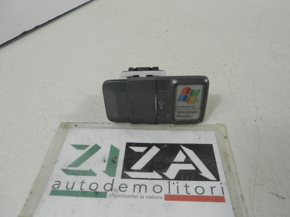 Presa Porta Ingresso USB Fiat Bravo 500 Punto Evo 2010 735493636 A