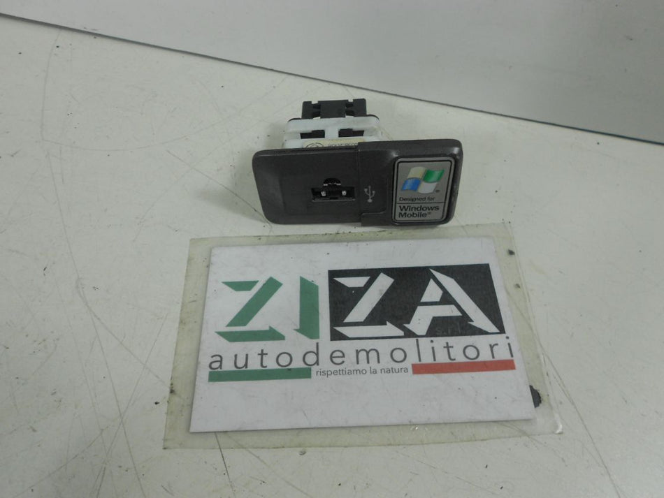Presa Porta Ingresso USB Fiat 500 312 2009 735451308