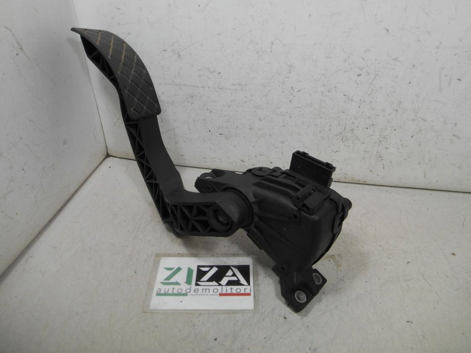 Pedale Acceleratore A6 C5 2.5 132kw 180cv AKE 2002 8D1721523F