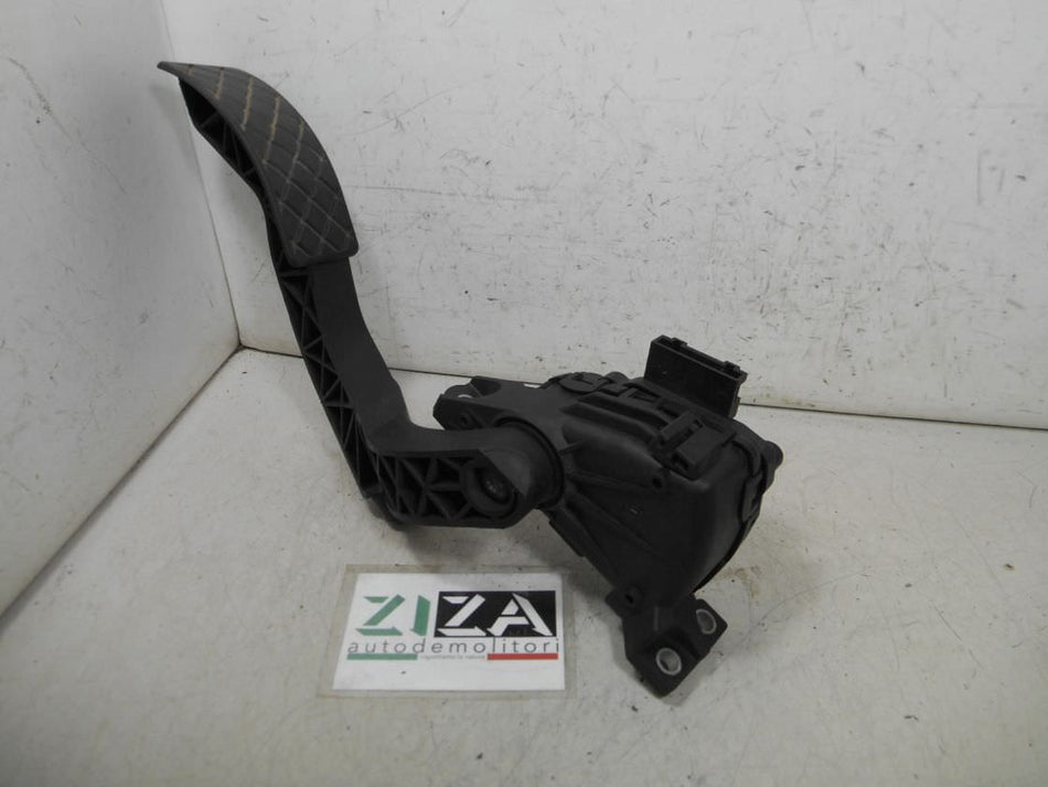 Pedale Acceleratore A6 C5 2.5 132kw 180cv AKE 2002 8D1721523F
