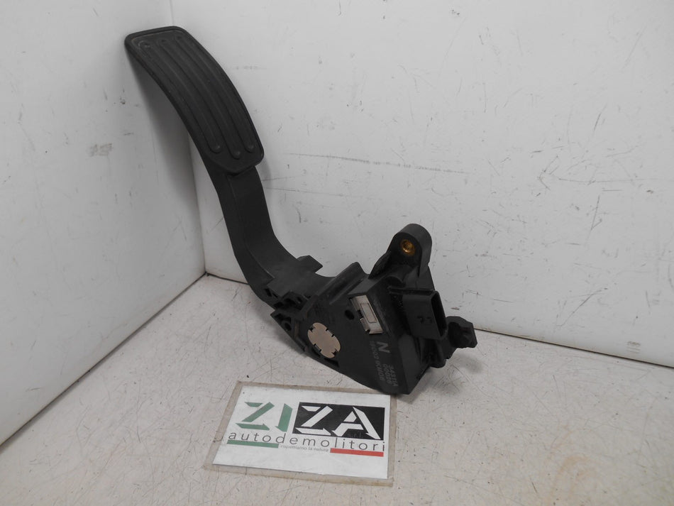 Pedale Acceleratore Nissan Juke F15 1.5 81kw K9K 2012 18002-1KM0B 180021KM0B