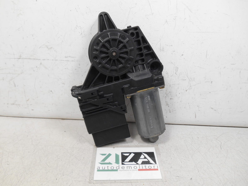 Motorino Alzacristalli Posteriore Destro VW Passat 3B 1998 0130821696 3B9839752AF