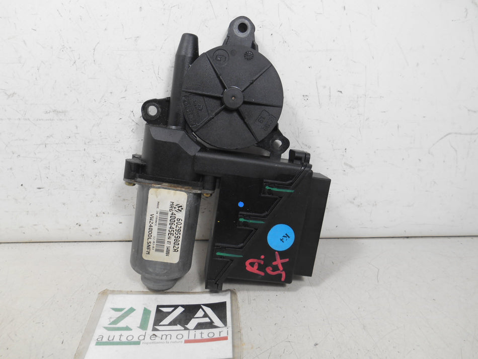Motorino Alzacristalli Anteriore Sinistro VW Polo 9N 2003 6Q2959802A