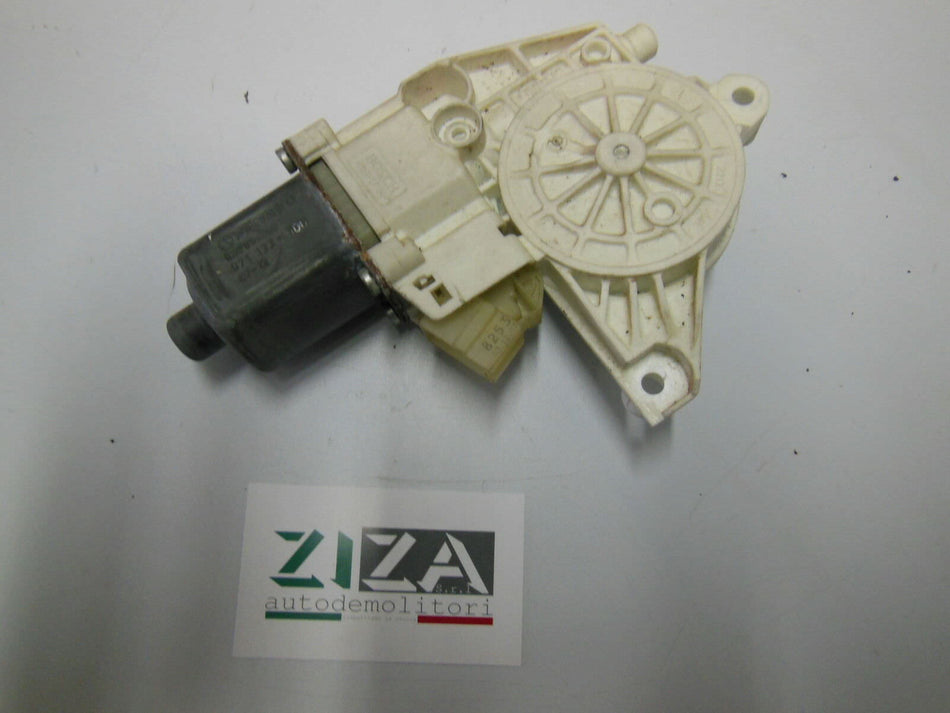 Motorino Alzacristalli Anteriore Sinistro Mercedes W204 A2048200142