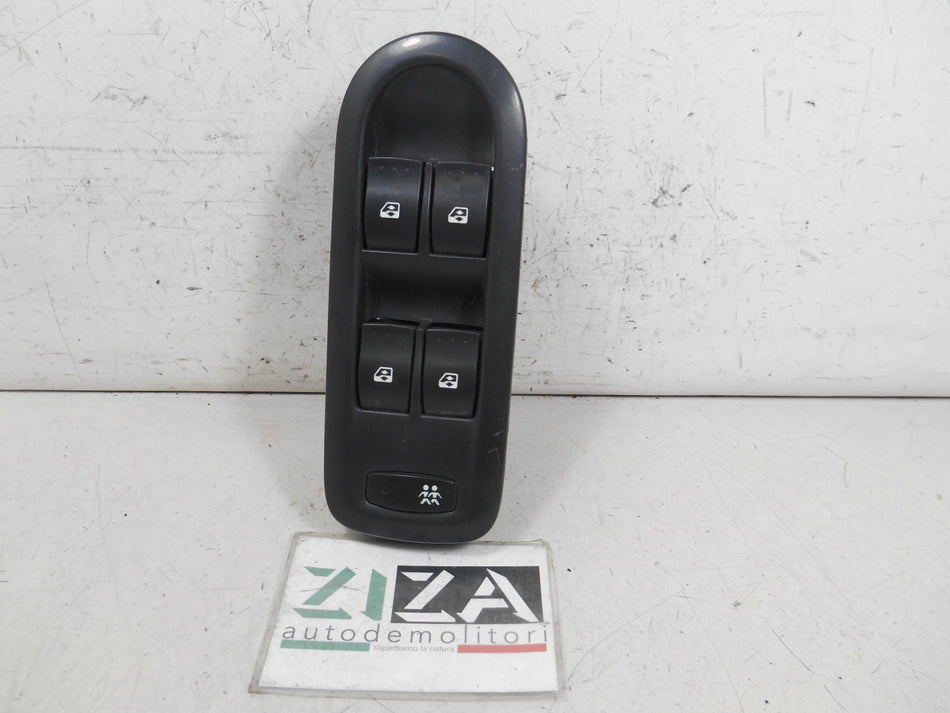Pulsantiera Alzacristalli Sinistra Renault Megane II 2004 156018070 8200315033A 8200315040A