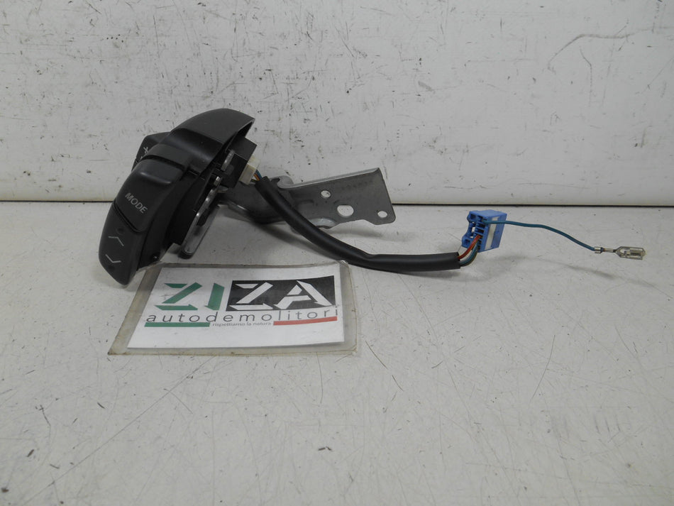 Comandi al Volante Toyota Yaris XP10 2003 84247-0D010