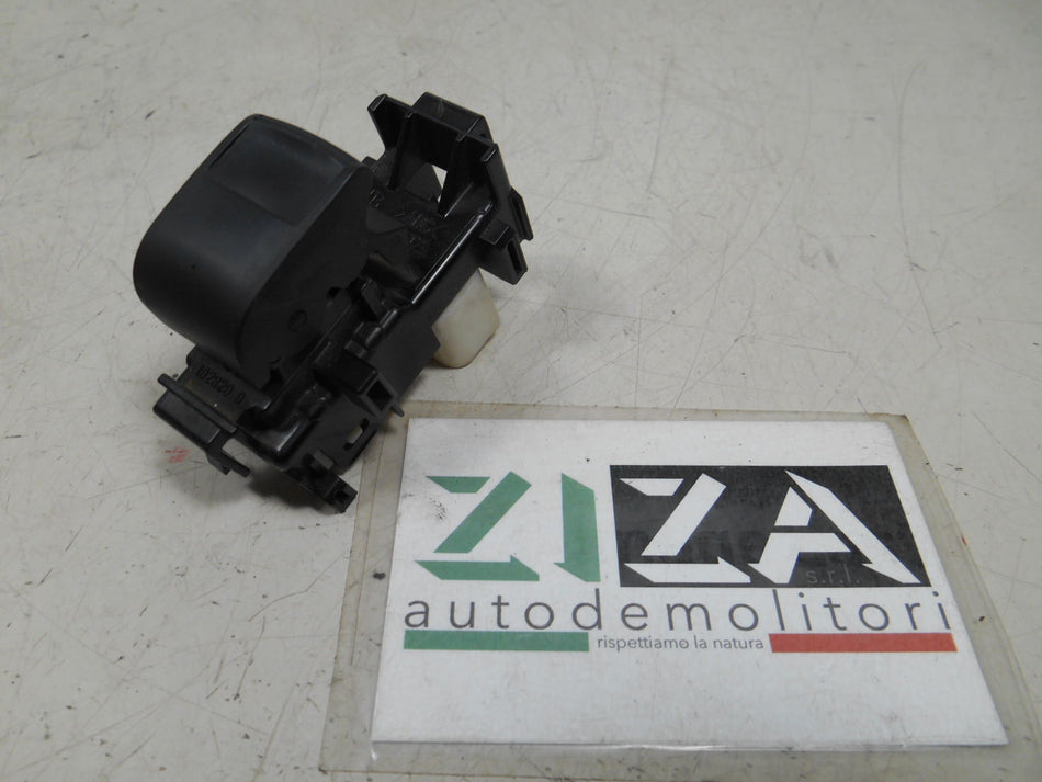 Pulsante Alzacristalli Anteriore Destro Toyota Yaris XP130 2016 192829