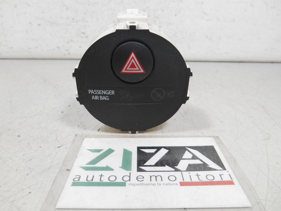 Pulsante 4 Frecce Emergenza Toyota Yaris XP130 Res 2016 83950-0D070