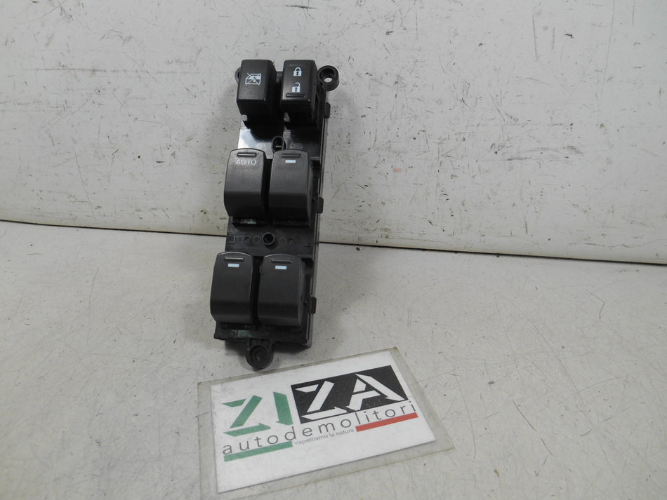 Pulsantiera Alzacristalli Anteriore Sinistra Suzuki Vitara Hybrid LY 2023 54P61