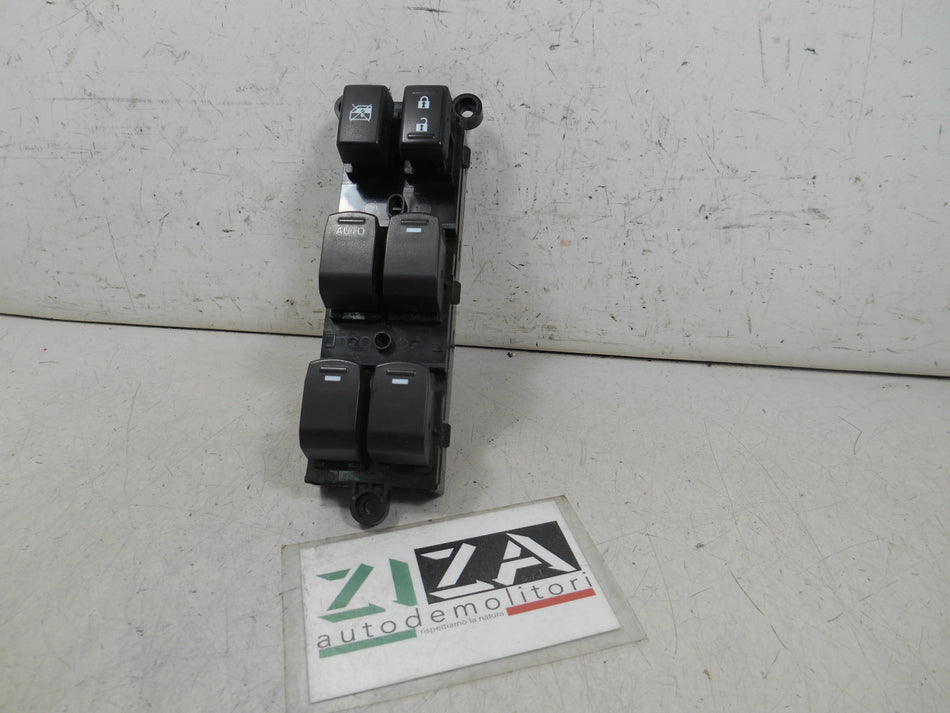 Pulsantiera Alzacristalli Anteriore Sinistra Suzuki Vitara Hybrid LY 2023 54P61