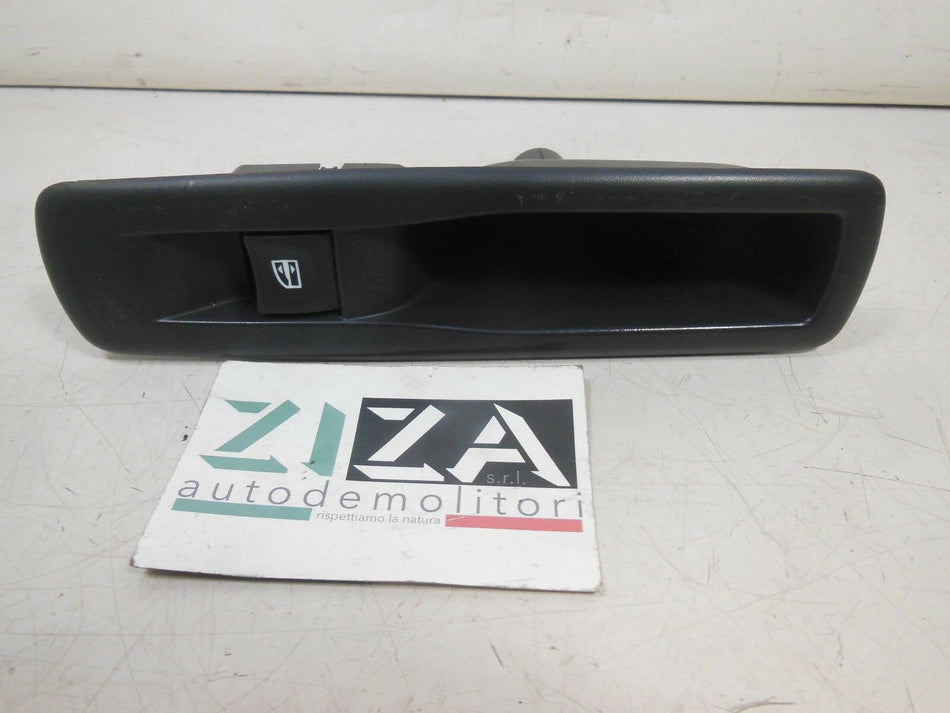 Pulsante Alzacristalli Posteriore Destro Renault Scenic III 2010 829500004R