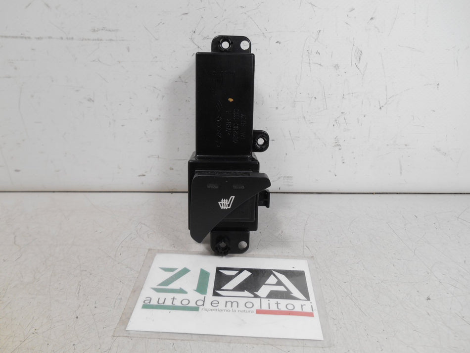 Pulsante Riscaldamento Sedile Sinistro Kia Sportage SL 2011 93330-3W000