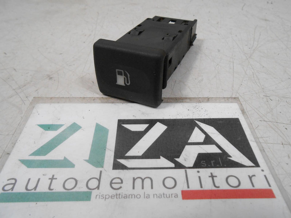 Pulsante Sportello Carburante Land Rover Discovery II 2000 YUG102390