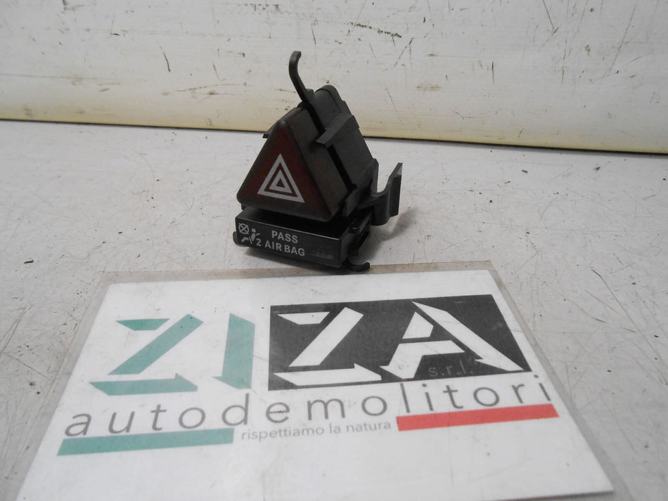 Pulsante 4 Frecce Emergenza Mercedes W169 2005 1698203610