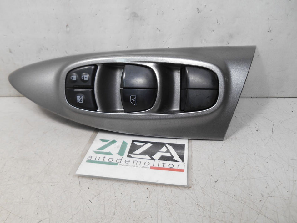 Pulsantiera Alzacristalli Anteriore Sinistra Nissan Juke F15 2012 25401-1KA0B