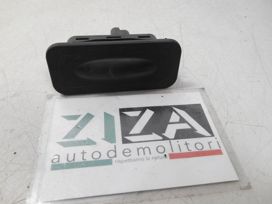 Pulsante Portellone Posteriore Renault Captur 2016 8200076256