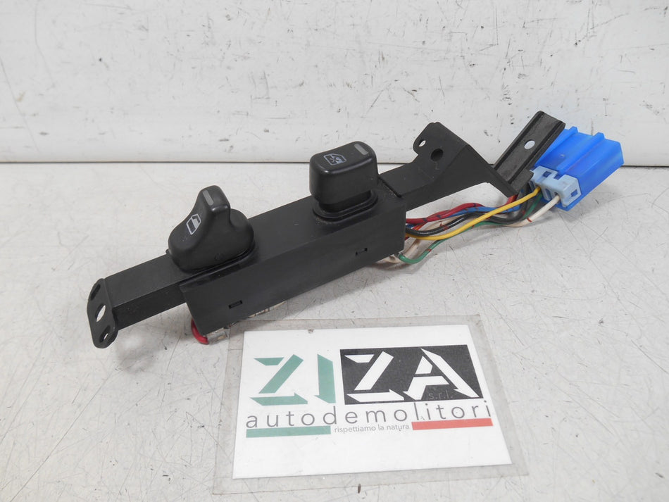 Pulsantiera Alzacristalli Centrale Lato Sinistro Nissan Primera P10 1995