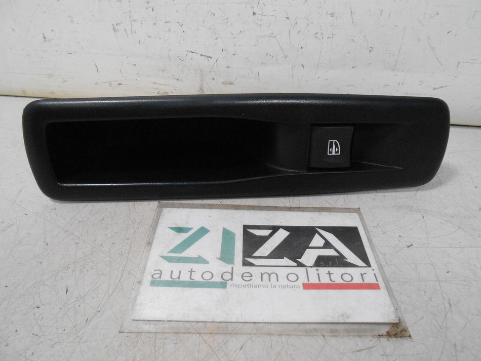 Pulsante Alzacristalli Posteriore Renault Megane III 2010 829500004R 156024250A