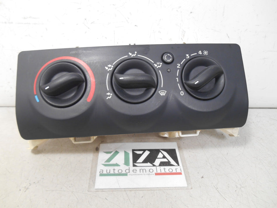 Centralina Comando Riscaldamento Aria Renault Clio II 2002 153540000 8200147157