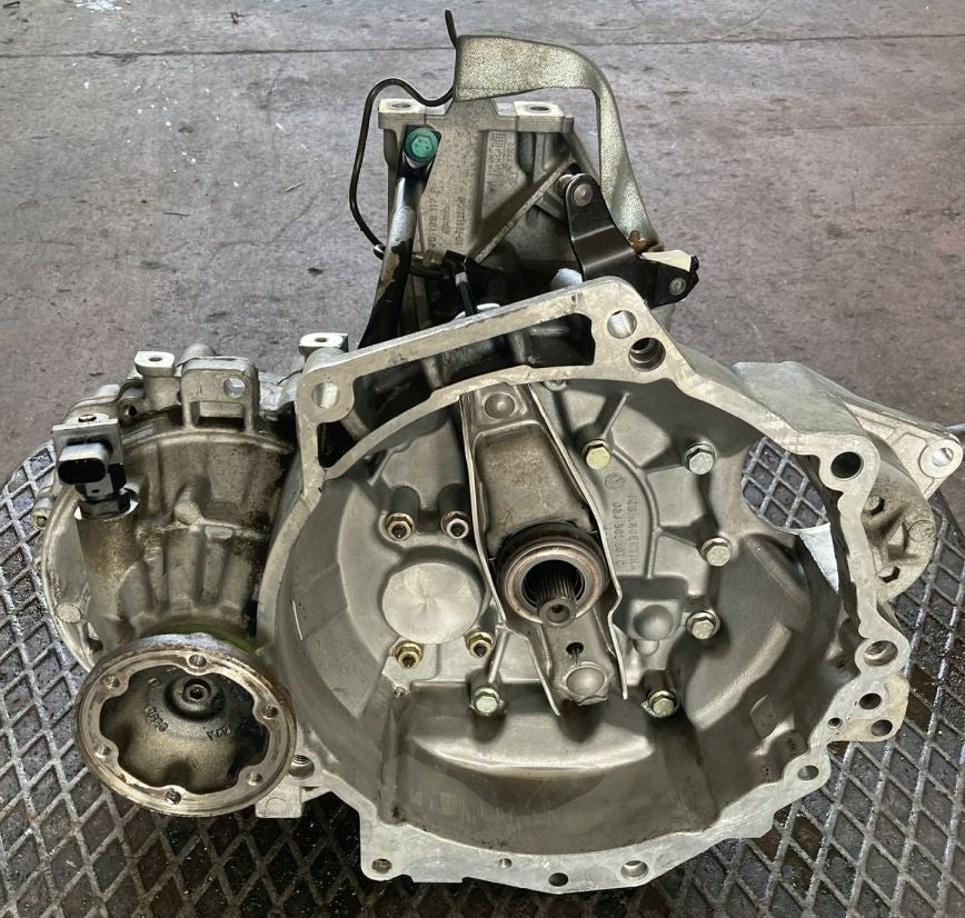 Cambio Manuale 5 Marce VW New Beetle 1.6 75kw 102cv AYD 2001 FCH