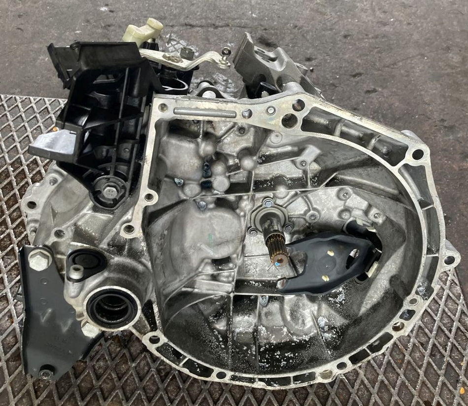 Cambio Manuale 5 Marce Peugeot 2008 1.2 60kw 82cv HM01 2013 20CR14