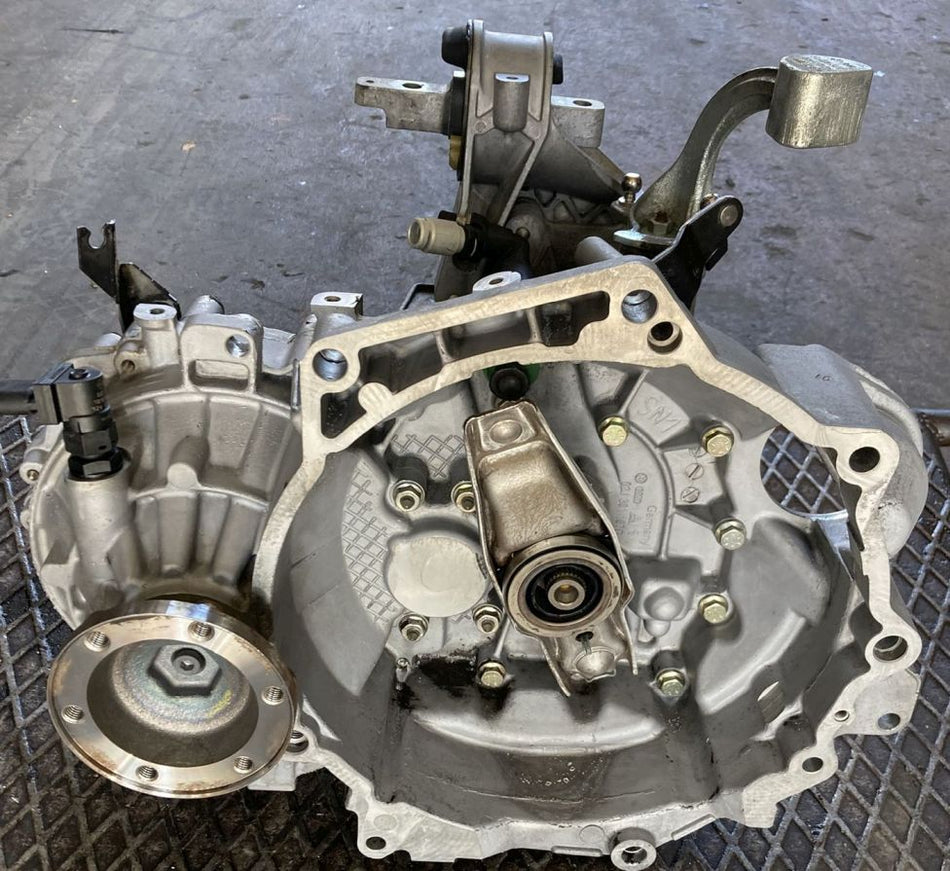 Cambio Manuale 5 Marce Audi A2 1.4 TDI 55kW 75Cv AMF 2001 EWQ