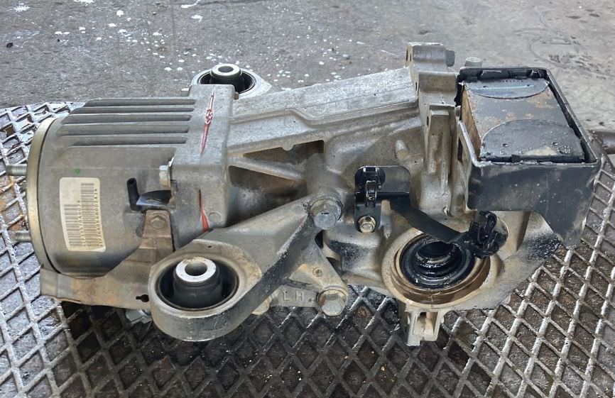 Differenziale Posteriore Jeep Compass I 2.0 103kw 140cv BWD 2008 P3501A115 P3570A007