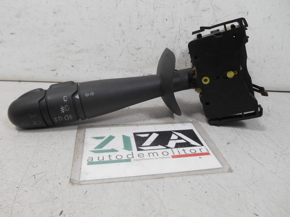 Devio Luci Leva Sinistra Renault Trafic II 2005 7700312985