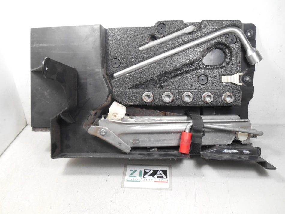 Kit Montaggio Ruota di Scorta Mercedes W203 C220 2002 2038900061