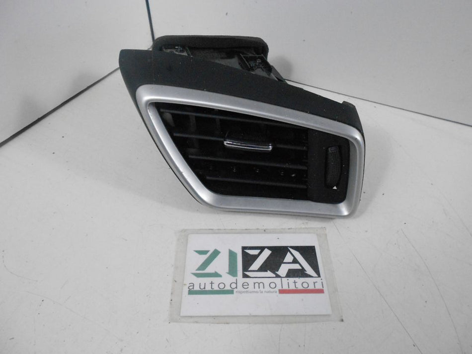 Bocchetta Aria Esterna Destra Nissan Qashqai J11 2017 687604EA0A