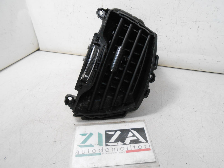 Bocchetta Aria Esterna Destra Kia Sportage SL 2011 97490-3W000