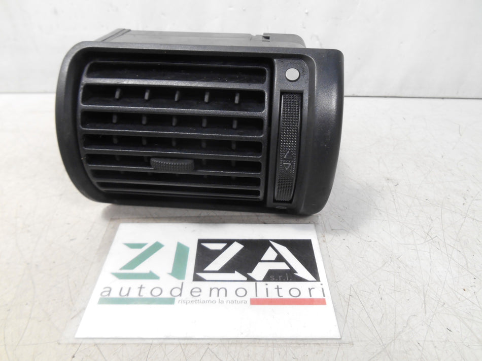 Bocchetta Aria Esterna Sinistra Audi A4 B5 Avant 1998 8D1820901