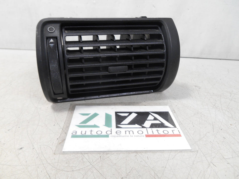 Bocchetta Aria Esterna Destra Audi A4 B5 Avant 1998 8D1820902