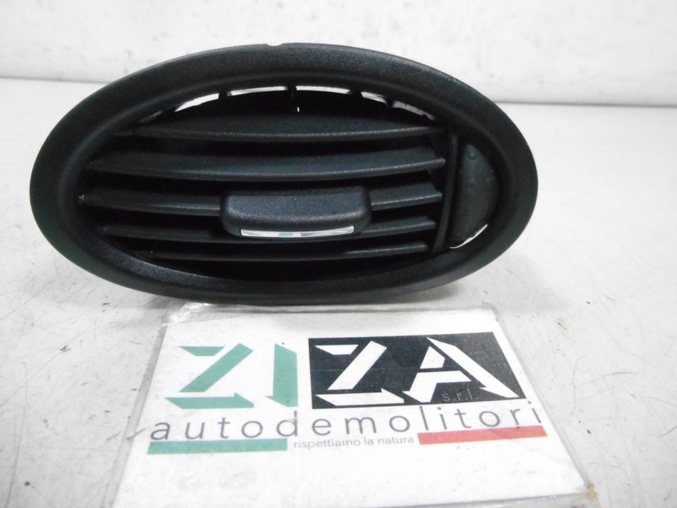 Bocchetta Aria Interna Sinistra Mercedes W168 2002 A1688300754
