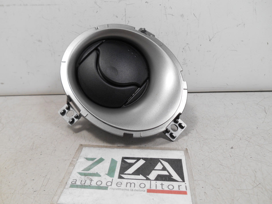 Bocchetta Aria Esterna Sinistra Nissan Juke F15 2012 68761-1KE0A