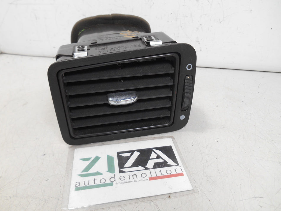 Bocchetta Aria Centrale Toyota Yaris XP130 2014 20521