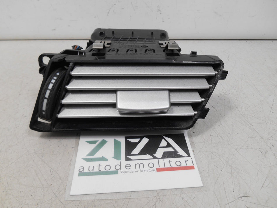 Bocchetta Aria Esterna Destra Mercedes W212 2012 A2128302754